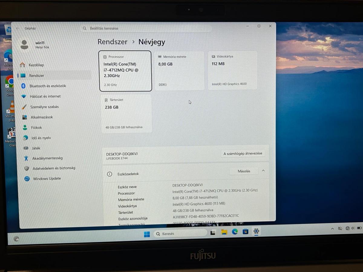 Fujitsu LIFEBOOK E744